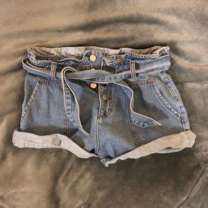 paperbag tie waist denim short